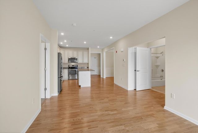1 Francis Drive 309, Andover, MA 01810