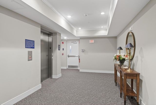 1 Francis Drive 309, Andover, MA 01810