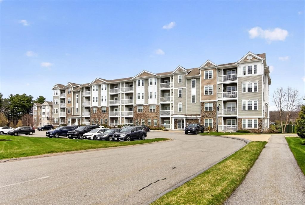 1 Francis Drive 309, Andover, MA 01810