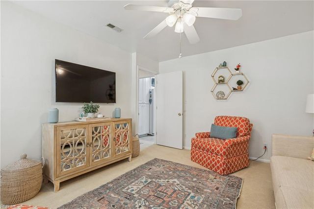 702 Kings View CT, Hampton, VA 23669