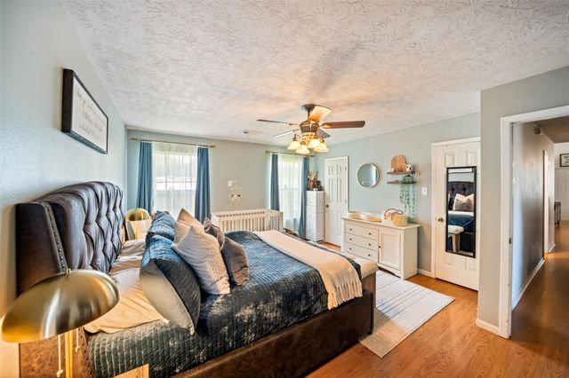 1501 1st Avenue N, Texas City, TX 77590