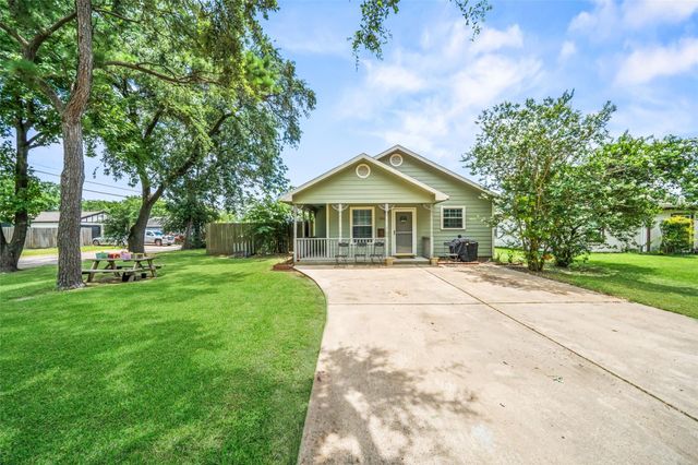 1501 1st Avenue N, Texas City, TX 77590