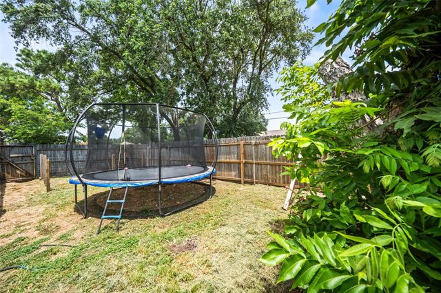 1501 1st Avenue N, Texas City, TX 77590