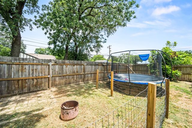 1501 1st Avenue N, Texas City, TX 77590