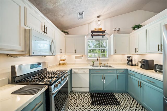 1501 1st Avenue N, Texas City, TX 77590