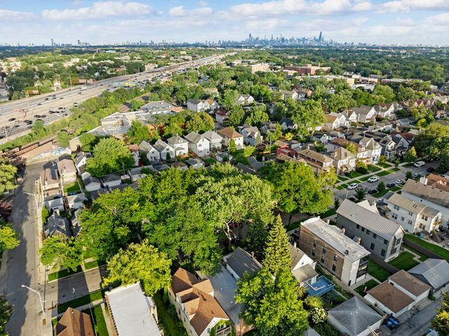 4139 N Kenneth Avenue, Chicago, IL 60641