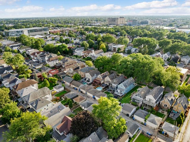 4139 N Kenneth Avenue, Chicago, IL 60641