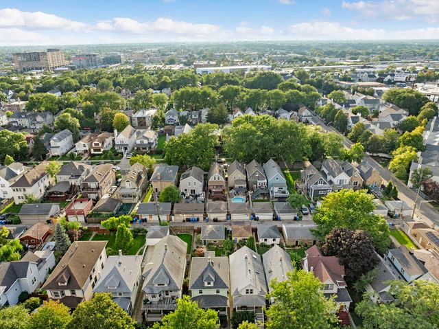 4139 N Kenneth Avenue, Chicago, IL 60641