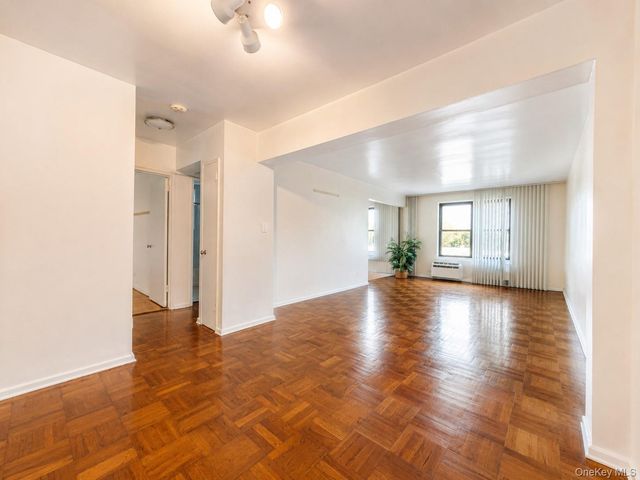226-26 Union Turnpike 1F, Oakland Gardens, NY 11364
