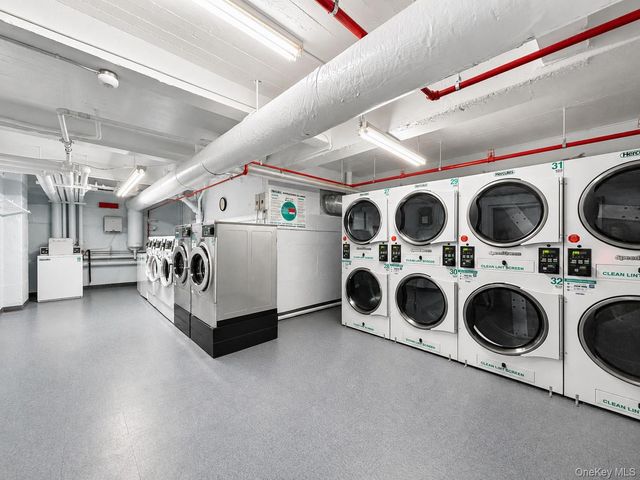 226-26 Union Turnpike 1F, Oakland Gardens, NY 11364