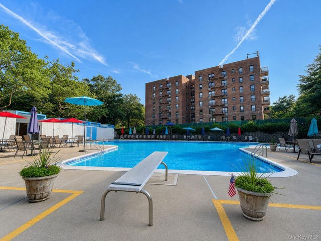 226-26 Union Turnpike 1F, Oakland Gardens, NY 11364