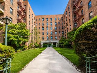 226-26 Union Turnpike 1F, Oakland Gardens, NY 11364