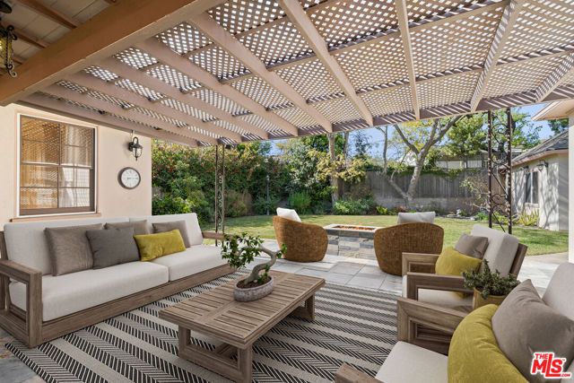 11959 Foxboro Drive, Los Angeles, CA 90049
