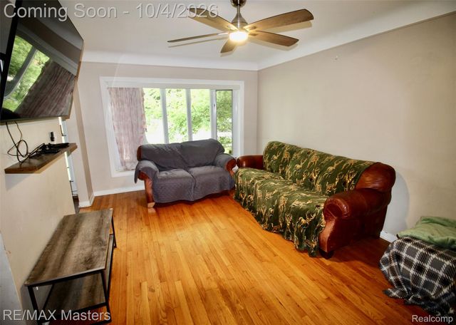 8148 Buckingham Avenue, Allen Park, MI 48101