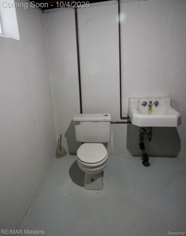 8148 Buckingham Avenue, Allen Park, MI 48101