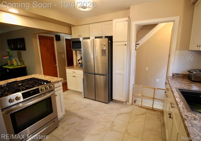 8148 Buckingham Avenue, Allen Park, MI 48101