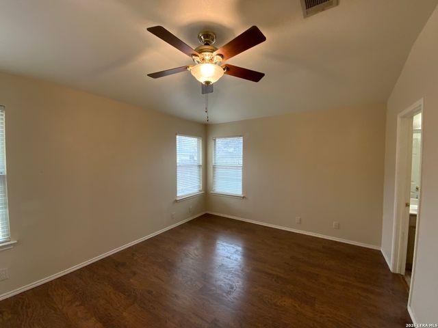 9030 Pinseeker, Selma, TX 78154