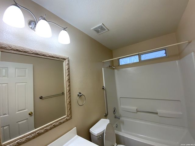 9030 Pinseeker, Selma, TX 78154