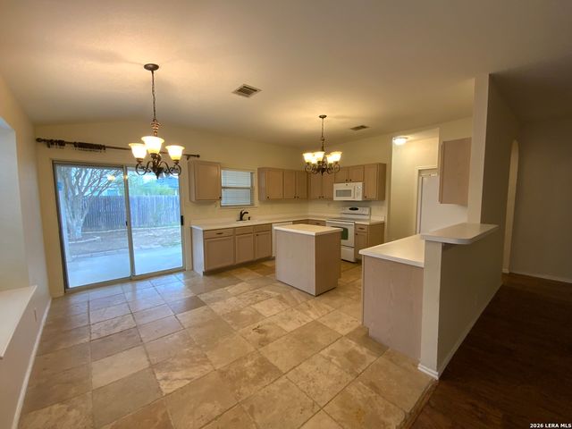 9030 Pinseeker, Selma, TX 78154