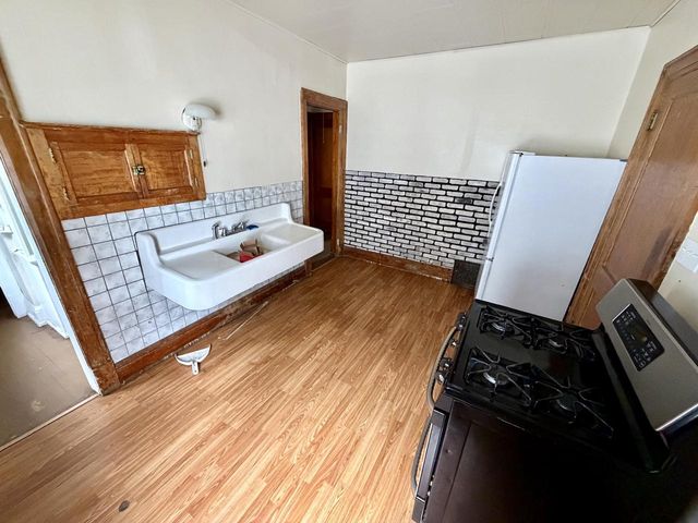 2206 W Keefe AVENUE, Milwaukee, WI 53206