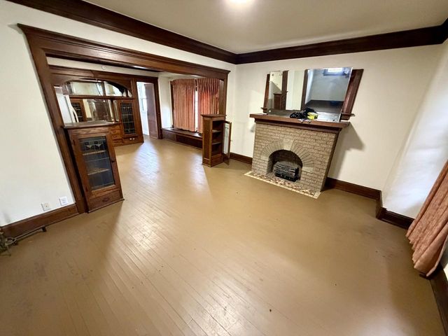 2206 W Keefe AVENUE, Milwaukee, WI 53206