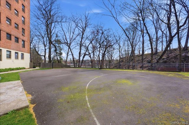 161 Pearsall Drive 2B, Mount Vernon, NY 10552