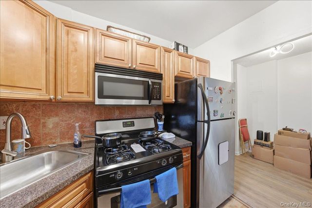 161 Pearsall Drive 2B, Mount Vernon, NY 10552