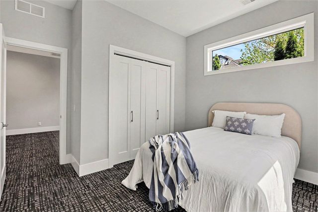 14 Trowbridge Street, Grand Rapids, MI 49503