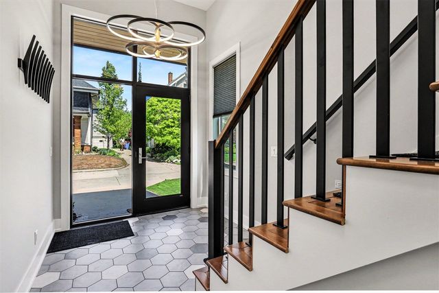 14 Trowbridge Street, Grand Rapids, MI 49503