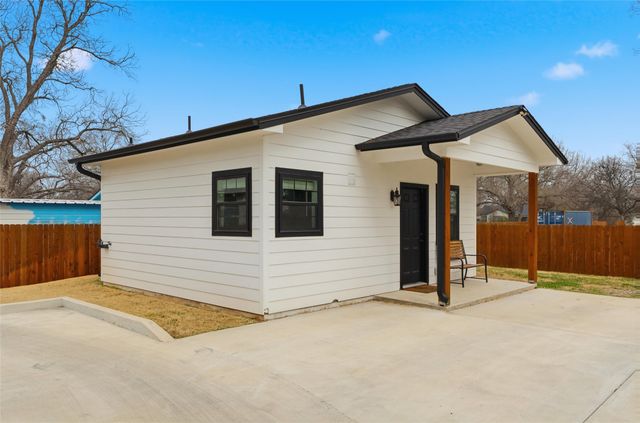 3008 S 3rd Street, Waco, TX 76706