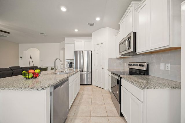 149 Rearden BLVD, Jarrell, TX 76537