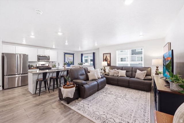 1123 W HIDDEN SPRING DR, Santaquin, UT 84655