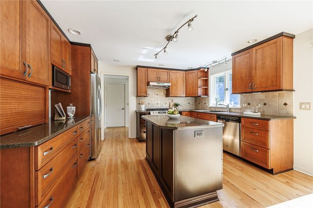 5 Wolf Trapp, Pittsford, NY 14534