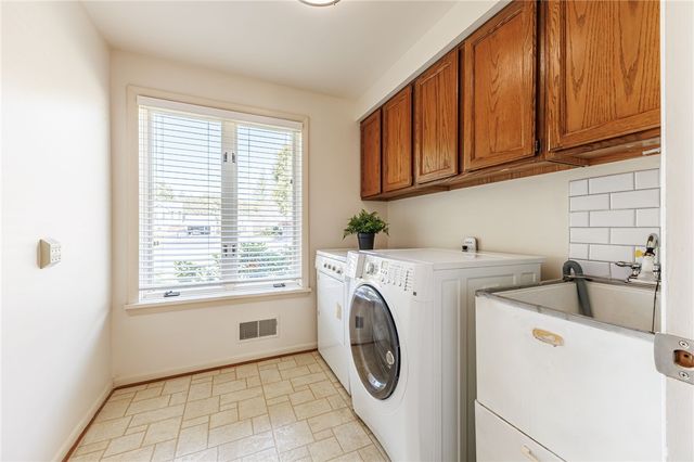 5 Wolf Trapp, Pittsford, NY 14534