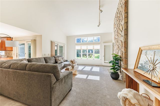5 Wolf Trapp, Pittsford, NY 14534