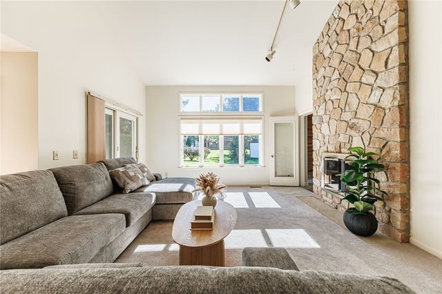 5 Wolf Trapp, Pittsford, NY 14534