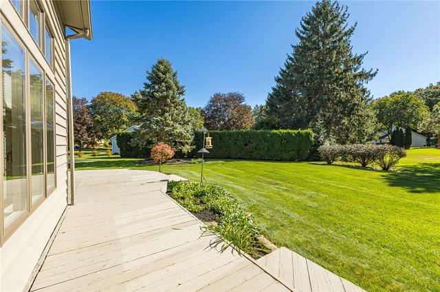 5 Wolf Trapp, Pittsford, NY 14534