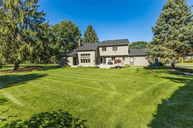 5 Wolf Trapp, Pittsford, NY 14534