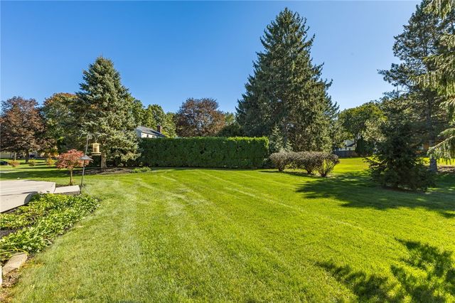 5 Wolf Trapp, Pittsford, NY 14534