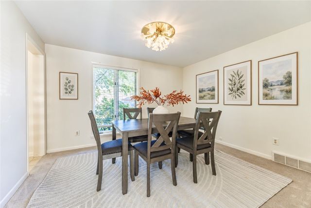 5 Wolf Trapp, Pittsford, NY 14534