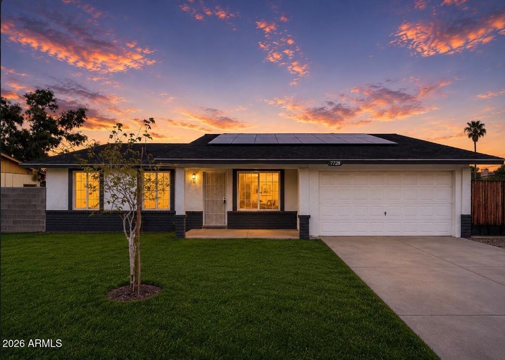 7728 W CHEERY LYNN Road, Phoenix, AZ 85033