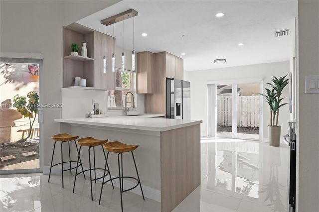 1223 NW 125th Ter, Sunrise, FL 33323