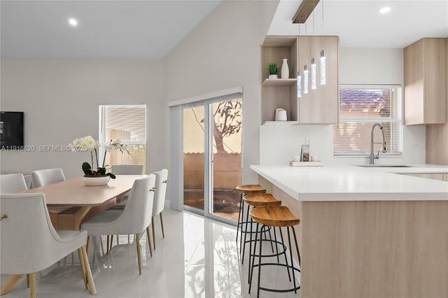 1223 NW 125th Ter, Sunrise, FL 33323