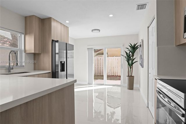 1223 NW 125th Ter, Sunrise, FL 33323