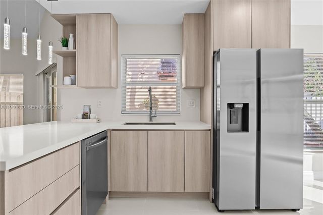 1223 NW 125th Ter, Sunrise, FL 33323