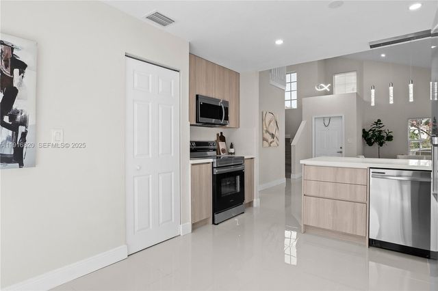 1223 NW 125th Ter, Sunrise, FL 33323