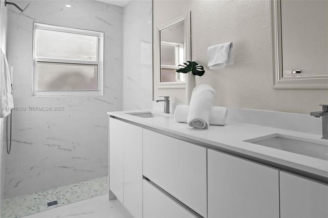 1223 NW 125th Ter, Sunrise, FL 33323