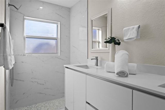 1223 NW 125th Ter, Sunrise, FL 33323