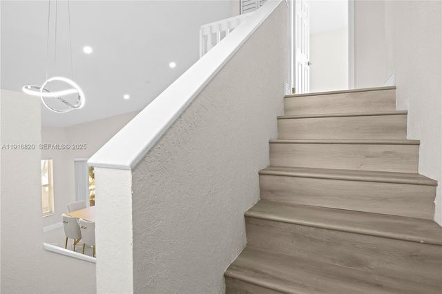 1223 NW 125th Ter, Sunrise, FL 33323