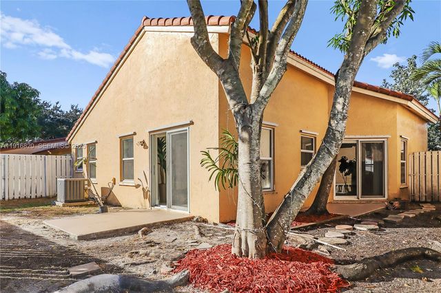 1223 NW 125th Ter, Sunrise, FL 33323